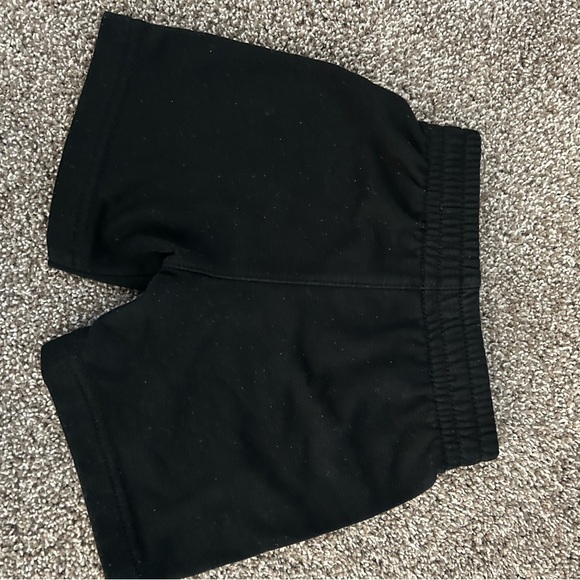 Nike Gray Graphic Tee and Black Shorts Set - Picture 6 of 9